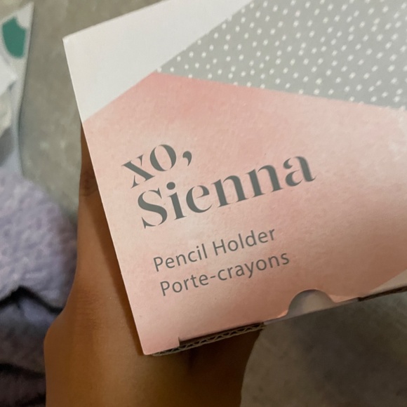 xo, sienna pencil holder (BNIB) - Picture 3 of 4